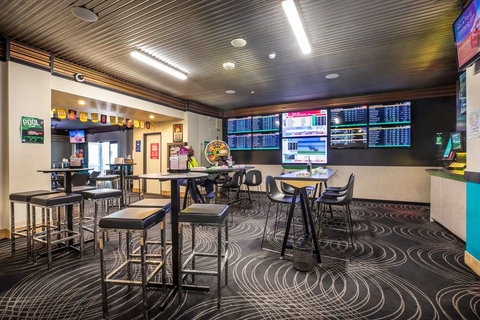 Atherton Hotel - Accommodation Nelson Bay 5