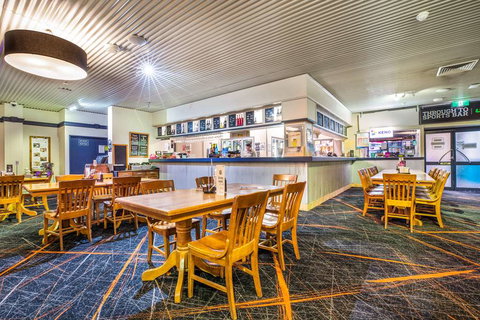 Atherton Hotel - Accommodation Nelson Bay 6