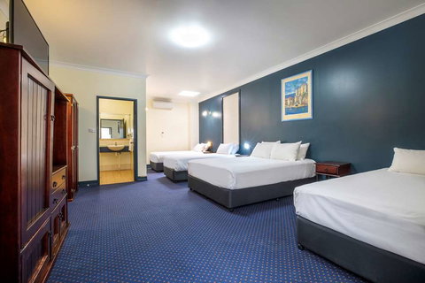 Atherton Hotel - Accommodation Nelson Bay 7