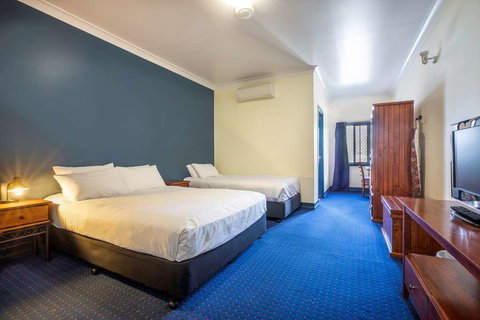 Atherton Hotel - Accommodation Nelson Bay 8