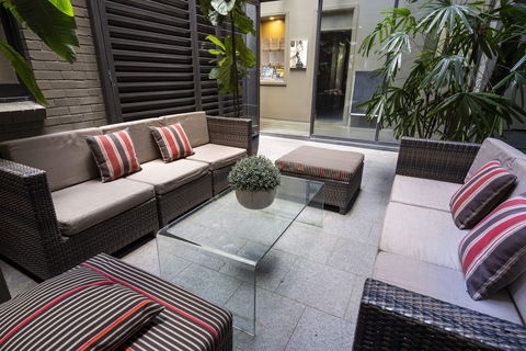 The Vulcan Hotel - Accommodation Nelson Bay 2