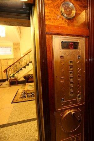 ULTIQA Rothbury Hotel - Accommodation Nelson Bay 1