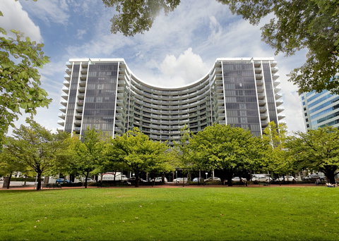 Astra Canberra Manhattan - Accommodation Nelson Bay 0