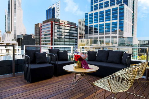 The Melbourne Hotel - Accommodation Nelson Bay 1