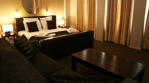 The Clarendon Hotel - Accommodation Nelson Bay 1