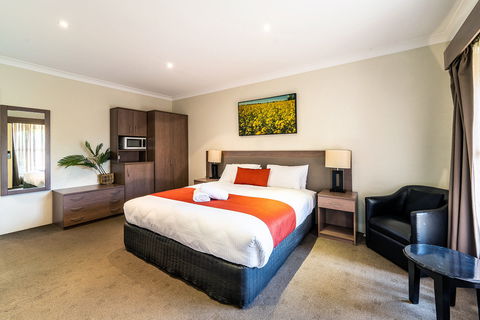 Parkes International - Accommodation Nelson Bay 1