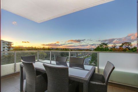 IQ Smart Apartments 704 Braddon ACT - Accommodation Nelson Bay 7