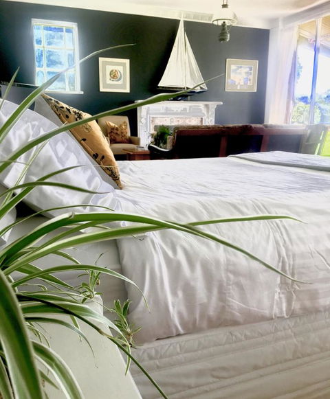 The Lake House Retreat - Accommodation Nelson Bay 6