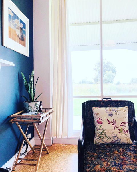 The Lake House Retreat - Accommodation Nelson Bay 4