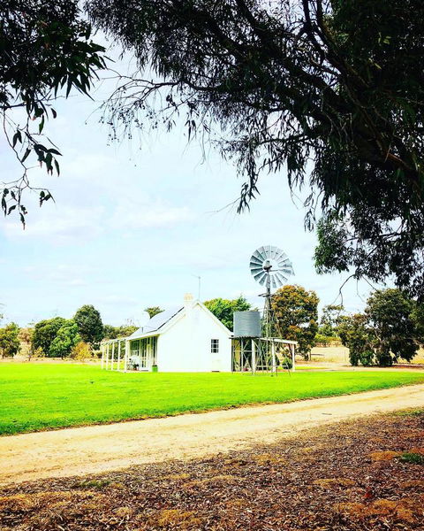 The Lake House Retreat - Accommodation Nelson Bay 9