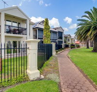 Port Adelaide Harbourside House - Accommodation Nelson Bay