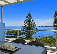Lakeside Waterfront Apartment 18 The Entrance - Accommodation Nelson Bay