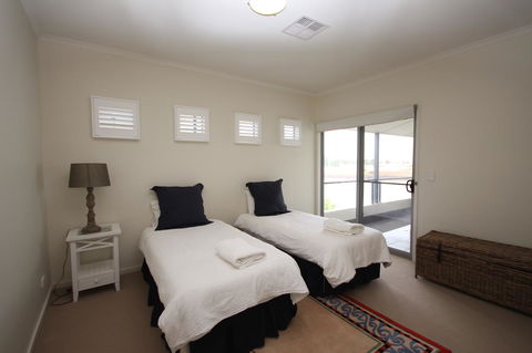 Wallaroo Marina Apartments - Accommodation Nelson Bay 42