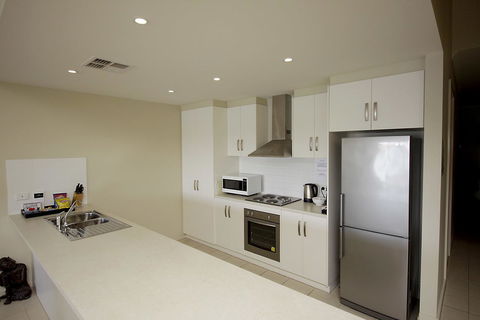 Wallaroo Marina Apartments - Accommodation Nelson Bay 6