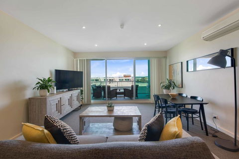 Port Adelaide Executive Waterfront Apartment - Accommodation Nelson Bay 21