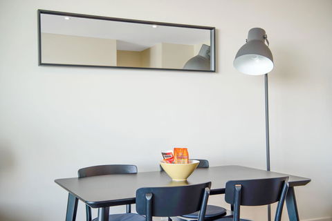 Port Adelaide Executive Waterfront Apartment - Accommodation Nelson Bay 12