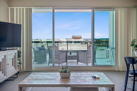 Port Adelaide Executive Waterfront Apartment - Accommodation Nelson Bay 22