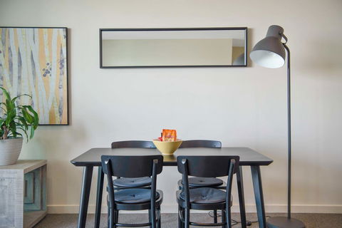 Port Adelaide Executive Waterfront Apartment - Accommodation Nelson Bay 11