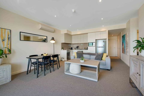 Port Adelaide Executive Waterfront Apartment - Accommodation Nelson Bay 10