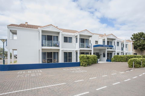 Marina Hotel - Accommodation Nelson Bay 19