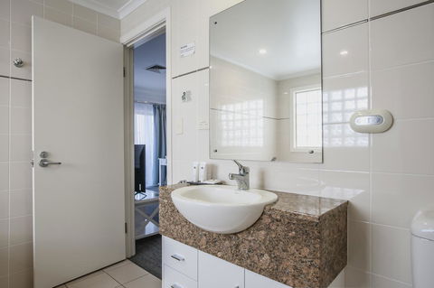 Marina Hotel - Accommodation Nelson Bay 5