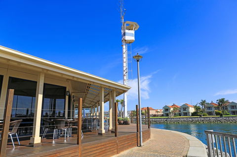 Marina Hotel - Accommodation Nelson Bay 36