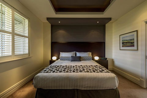 The Louise - Accommodation Nelson Bay 11