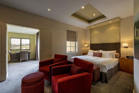 The Louise - Accommodation Nelson Bay 18