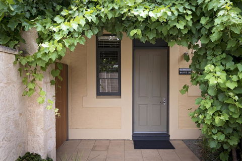 The Louise - Accommodation Nelson Bay 34