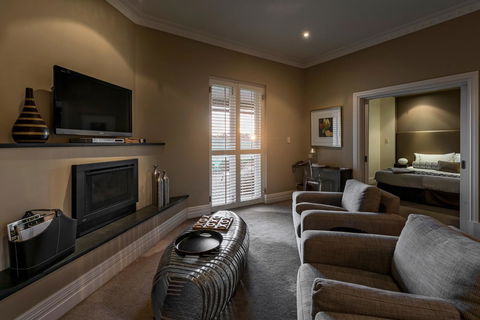 The Louise - Accommodation Nelson Bay 40
