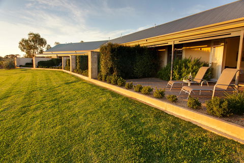 The Louise - Accommodation Nelson Bay 7