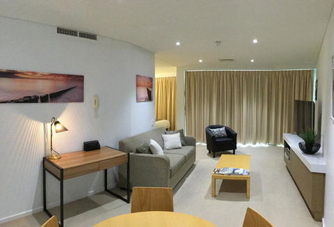 Wallaroo Marina Waterfront Luxe Apartment - Accommodation Nelson Bay 5