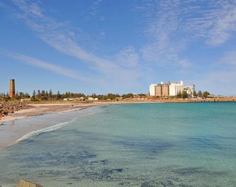 Wallaroo Marina Waterfront Luxe Apartment - Accommodation Nelson Bay 3