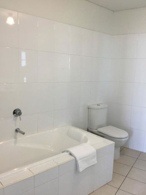 Wallaroo Marina Waterfront Luxe Apartment - Accommodation Nelson Bay 19