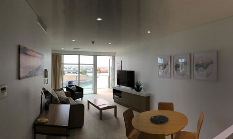 Wallaroo Marina Waterfront Luxe Apartment - Accommodation Nelson Bay 1