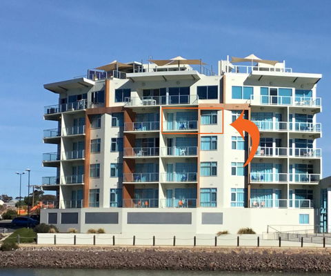 Wallaroo Marina Waterfront Luxe Apartment - Accommodation Nelson Bay 0