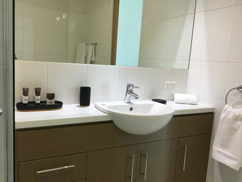 Wallaroo Marina Waterfront Luxe Apartment - Accommodation Nelson Bay 18