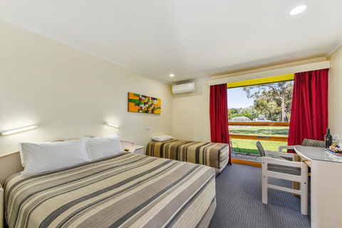 William Macintosh Motor Lodge - Nelsons Bay Accommodation 14