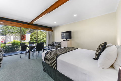 William Macintosh Motor Lodge - Nelsons Bay Accommodation 31
