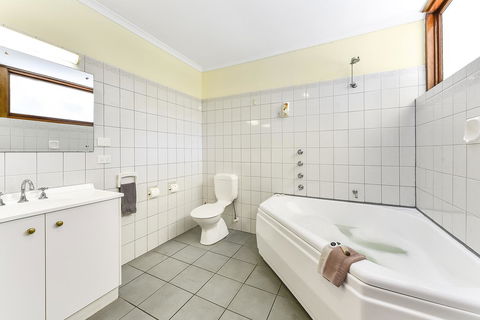 William Macintosh Motor Lodge - Nelsons Bay Accommodation 35
