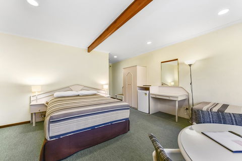 William Macintosh Motor Lodge - Nelsons Bay Accommodation 23