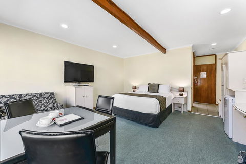 William Macintosh Motor Lodge - Nelsons Bay Accommodation 30