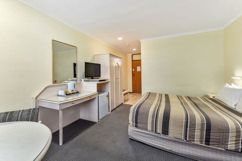 William Macintosh Motor Lodge - Nelsons Bay Accommodation 16