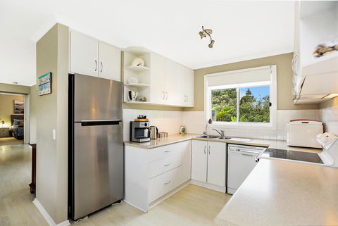 Ainslie Roberts Drive Retreat - Accommodation Nelson Bay 3