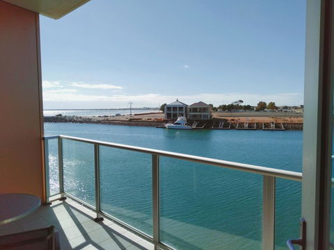 Wallaroo Marina Executive Apartments - Accommodation Nelson Bay 0