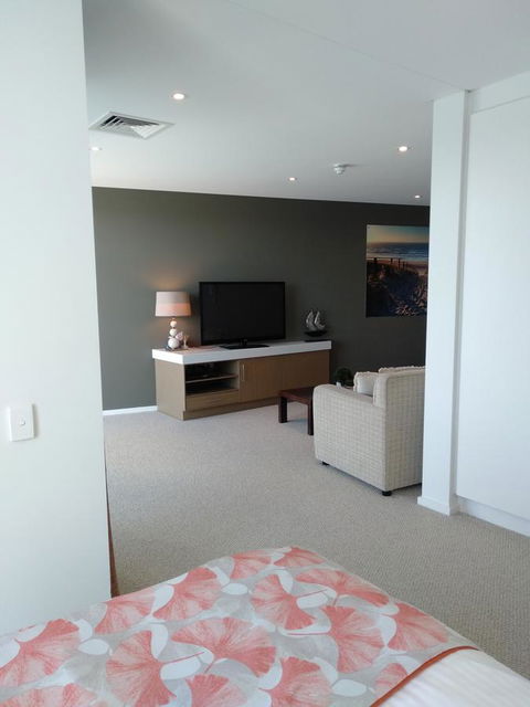 Wallaroo Marina Executive Apartments - Accommodation Nelson Bay 3