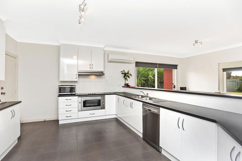 'The Hidden Diamond' - Normanville - Accommodation Nelson Bay 15