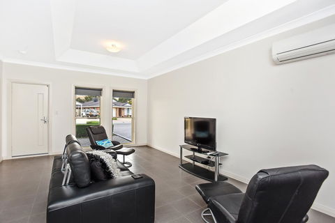 'The Hidden Diamond' - Normanville - Accommodation Nelson Bay 13