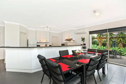 'The Hidden Diamond' - Normanville - Accommodation Nelson Bay 12
