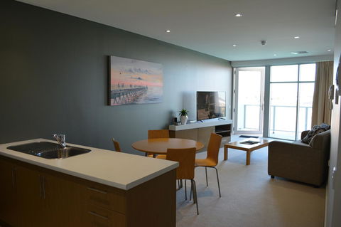 Wallaroo Marina Luxury Apartment - Accommodation Nelson Bay 13